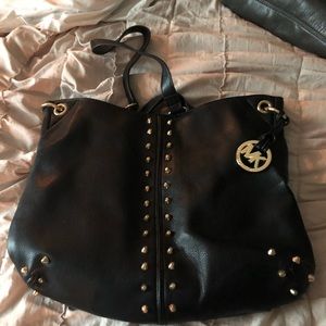 Michael kors purse. Perfect condition.